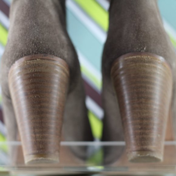 Carla Pitti Suede Leather Ankle Boots - Picture 10 of 16